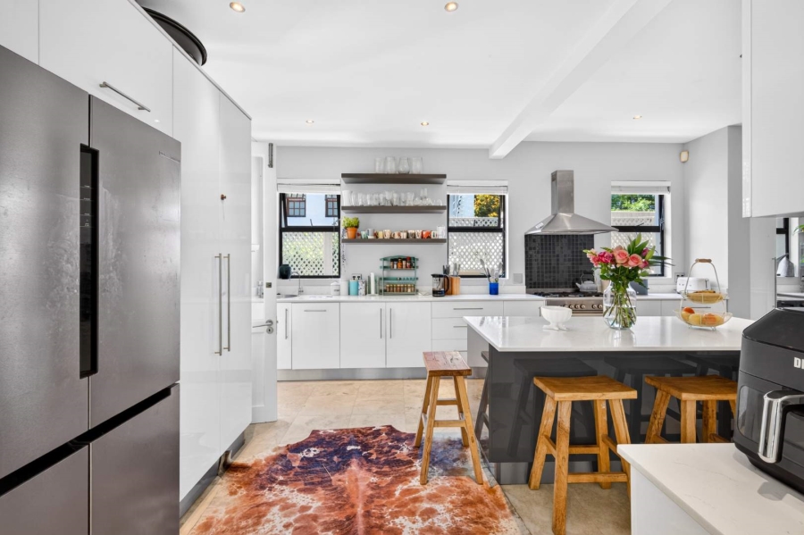 5 Bedroom Property for Sale in Claremont Upper Western Cape
